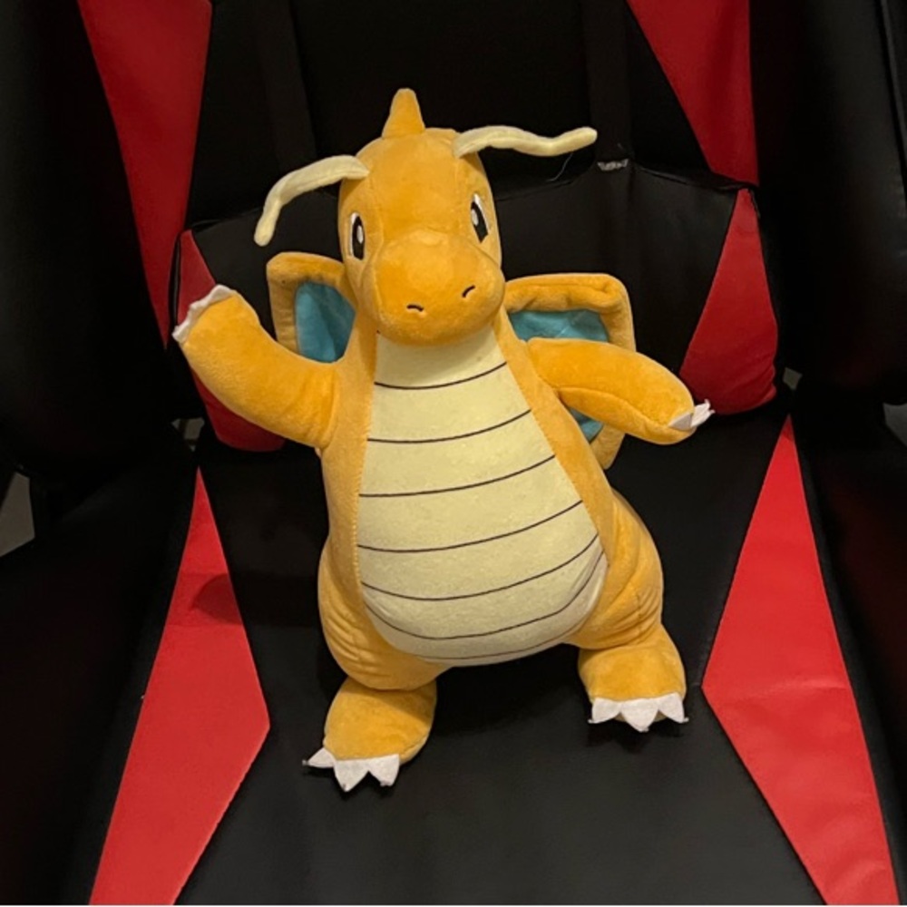 Pokémon Dragonite Plush Toy